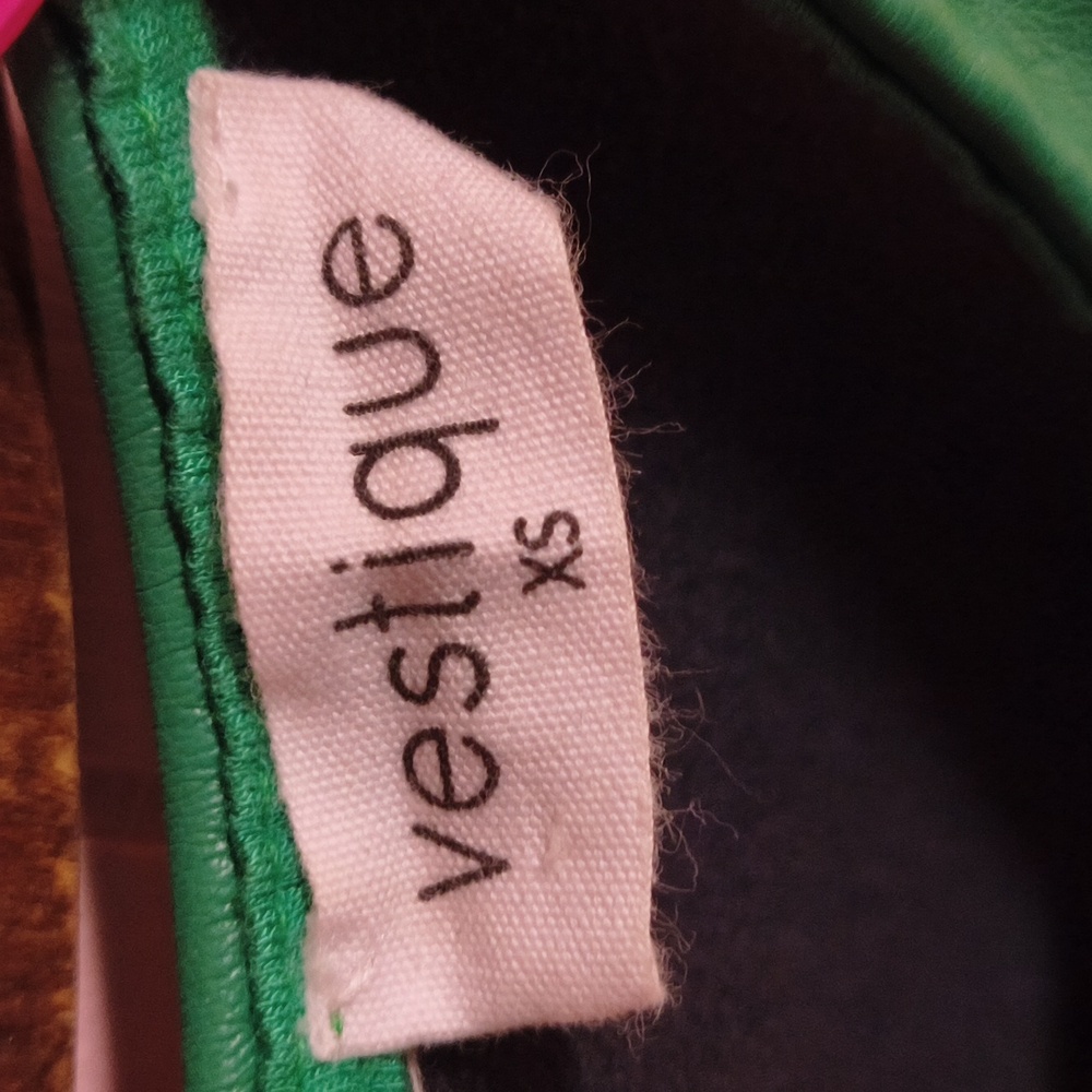 Vestique - Picture 2 of 8